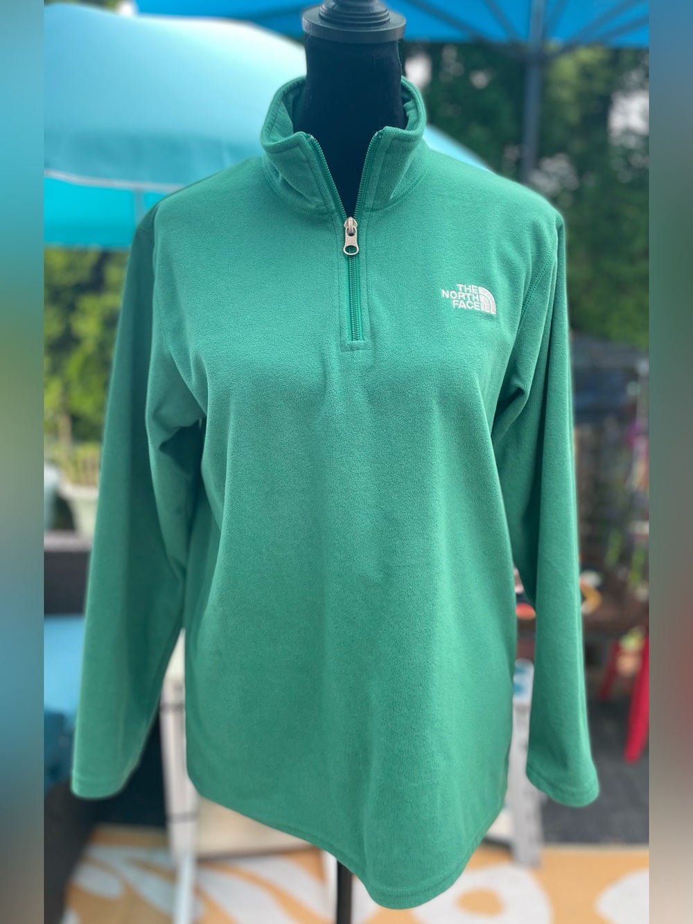 The North Face Boys Green, Large, 1/4 Zip. - Picture 3 of 10